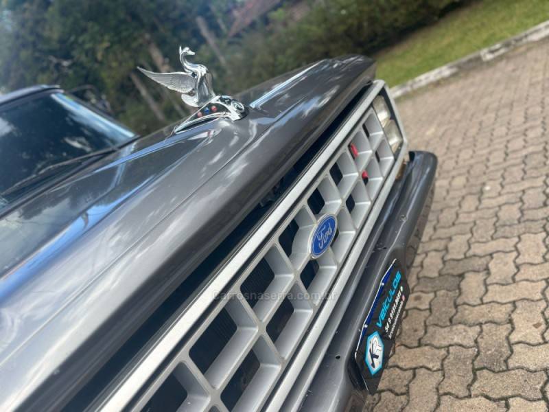 FORD - F-1000 - 1988/1988 - Prata - Sob Consulta