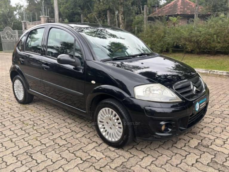 CITROËN - C3 - 2010/2011 - Preta - R$ 25.900,00