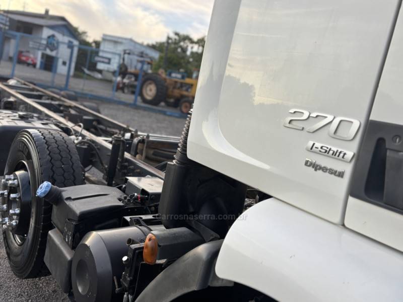 VOLVO - VM 270 - 2014/2015 - Cinza - Sob Consulta