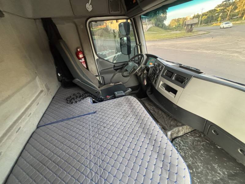 VOLVO - VM 270 - 2014/2015 - Cinza - Sob Consulta