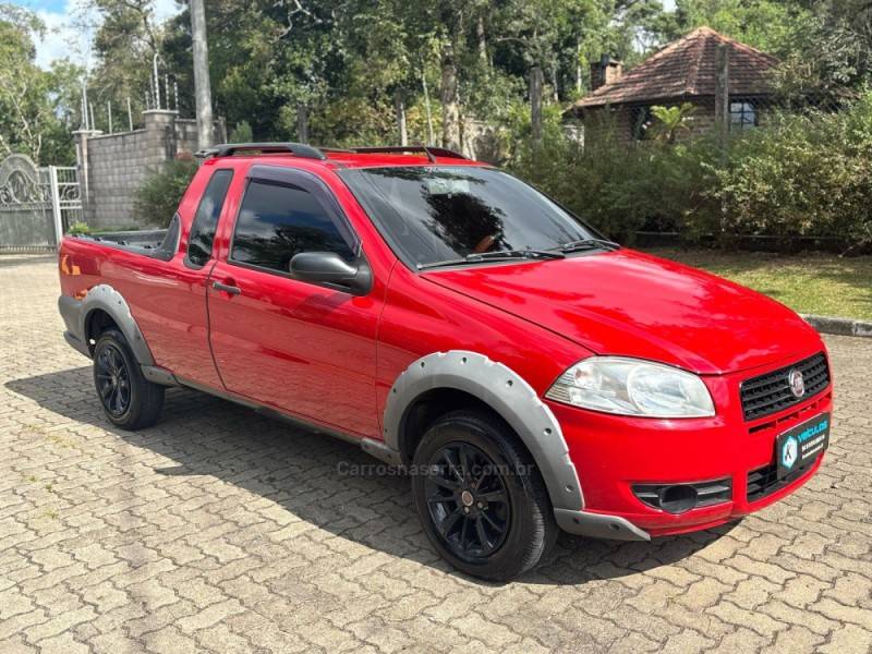 FIAT - STRADA - 2010/2011 - Vermelha - R$ 42.900,00