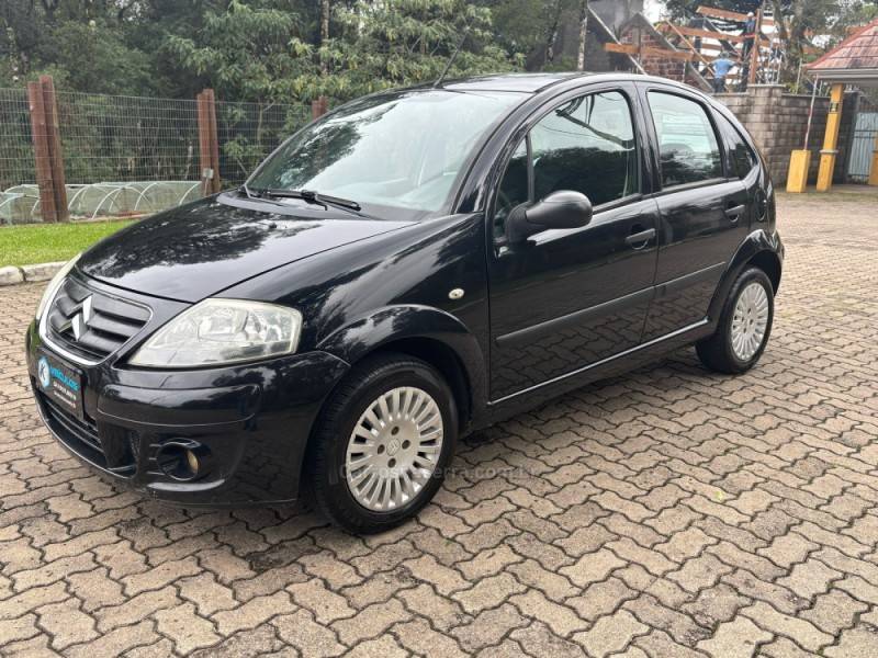 CITROËN - C3 - 2010/2011 - Preta - R$ 25.900,00