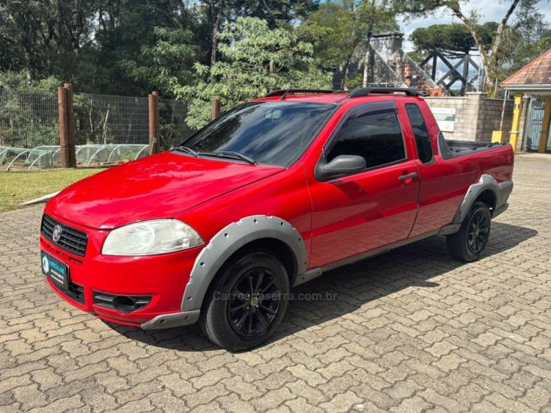 FIAT - STRADA - 2010/2011 - Vermelha - R$ 42.900,00