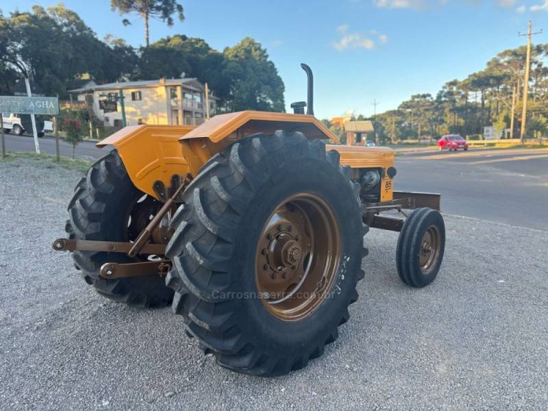 VALMET - TRATOR 85 - 2024/2024 - Amarela - Sob Consulta