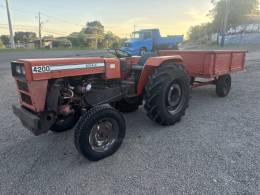 AGRALE - TRATOR 4200 - 1980/1980 - Vermelha - Sob Consulta