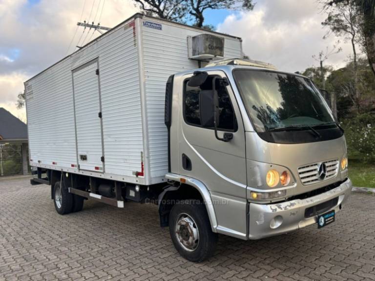 MERCEDES-BENZ - ACCELO 915 - 2004/2004 - Branca - R$ 160.000,00