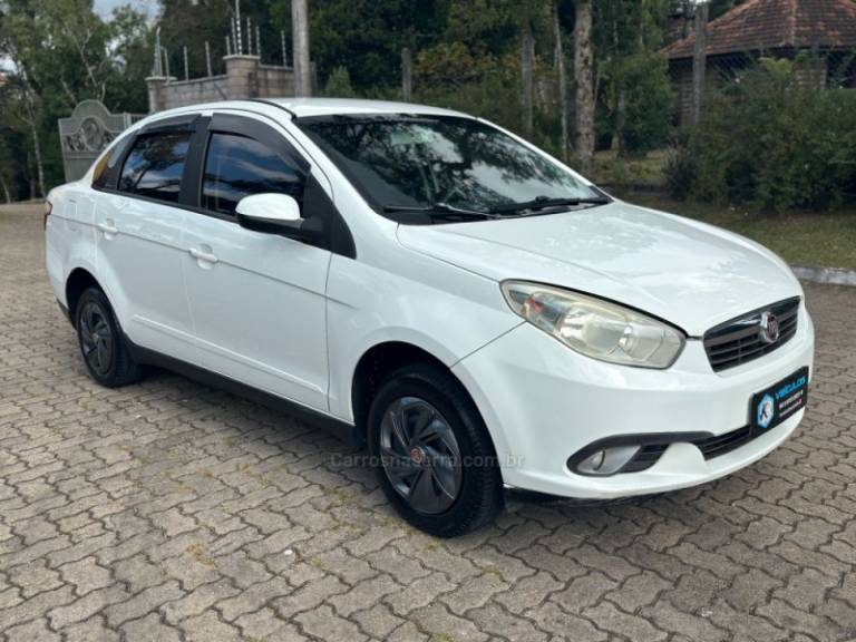 FIAT - GRAND SIENA - 2012/2013 - Branca - R$ 34.900,00