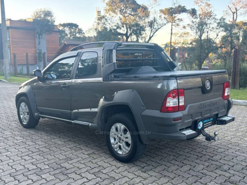 FIAT - STRADA - 2010/2011 - Verde - Sob Consulta